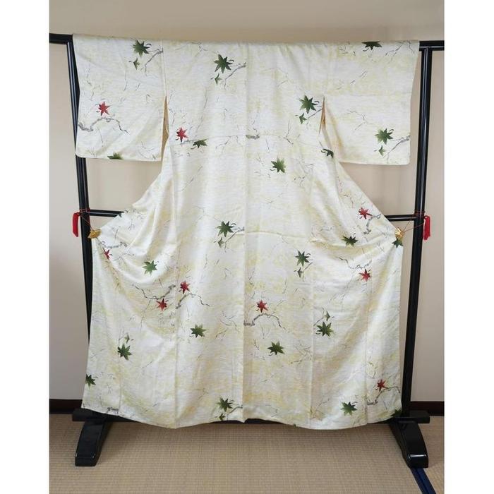 Vintage Cream Kimono with Leaf Motif, For Height 158-168cm (maximum height for those who don't require an ohashori)