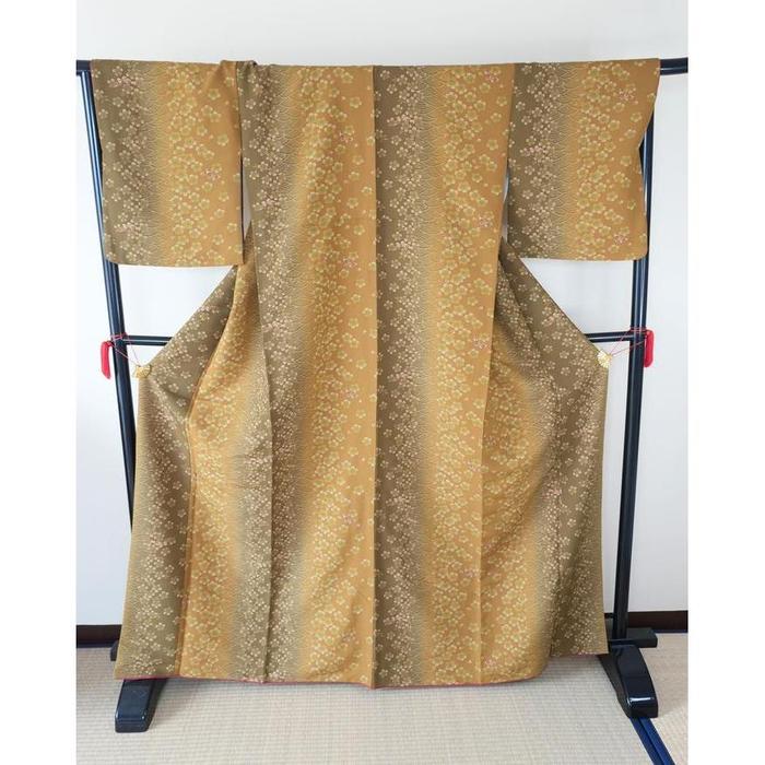 Vintage Kimono – Olive Brown with Floral Wave Pattern, For Height 164-174cm (maximum height for those who don't require an ohashori)