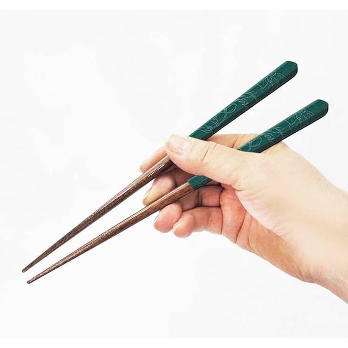 Skater My Neighbor Totoro Lacquered Wooden Chopsticks 21cm – Studio Ghibli (Green / Brown / Gray)