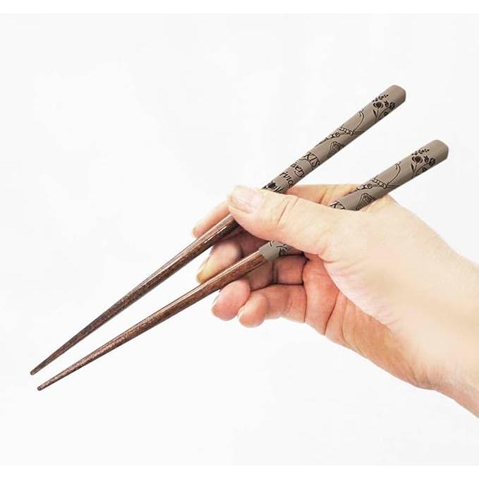 Skater Kiki’s Delivery Service Lacquered Wooden Chopsticks 21cm – Studio Ghibli (Brown / Purple)