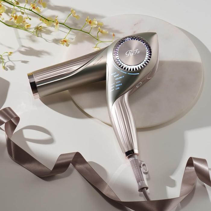 ReFa BEAUTECH FÖN BX W Multi-Voltage Haartrockner 100–240 V – Champagne Greige