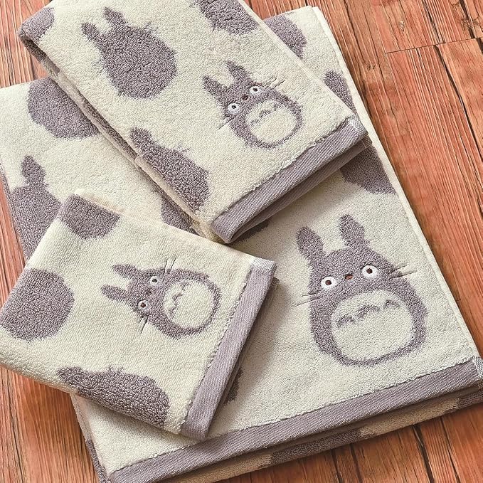 Marushin Studio Ghibli My Neighbor Totoro Hand Towel – Big Totoro 30 × 36 cm