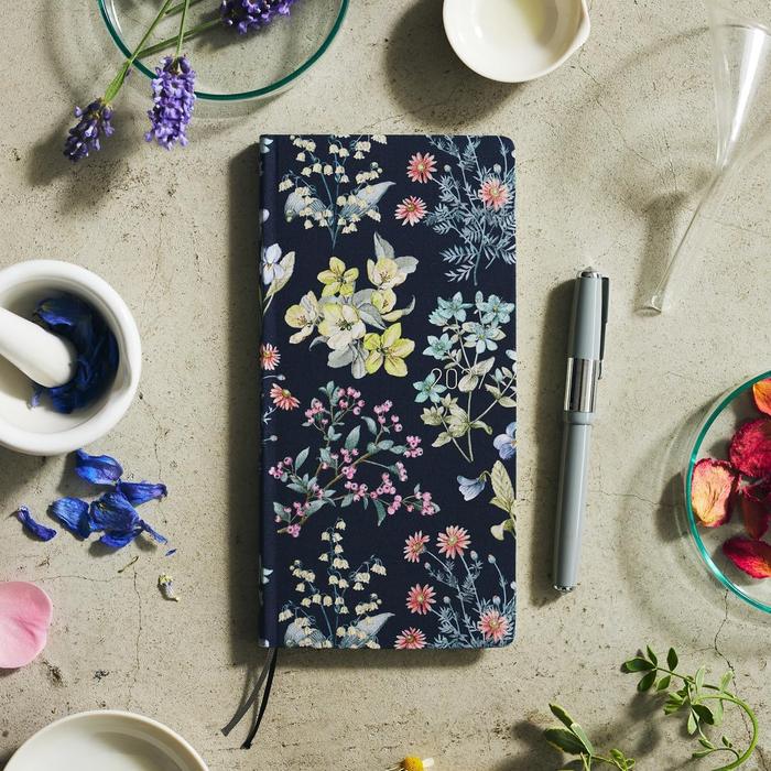 Hobonichi Techo 2027 Weeks English Edition – Weekly Planner, 11 Cover Designs