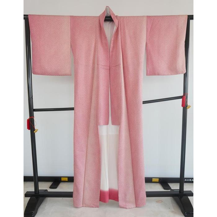 VINTAGE Kimono kosode Pink For Height 163-173cm (maximum height for those who don't require an ohashori)