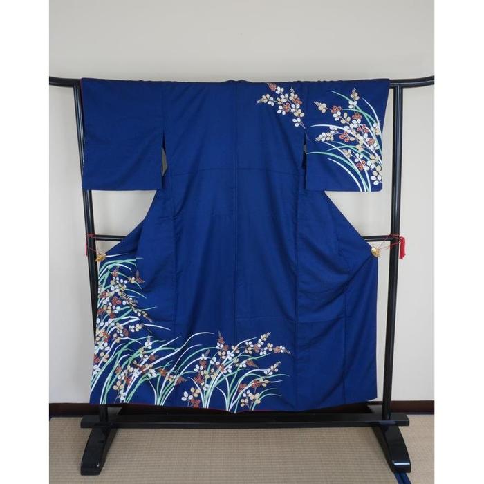 Vintage Japanese Kimono – Blue Floral Pattern, For Height 148–158 cm (maximum height for those who don’t require an ohashori)
