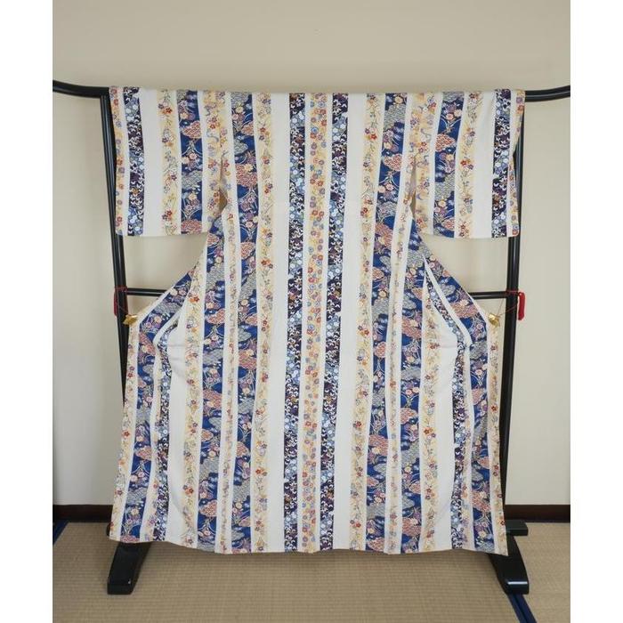 Vintage Japanese Kimono – Multicolor Stripe Pattern, For Height 163–173 cm (maximum height for those who don’t require an ohashori)
