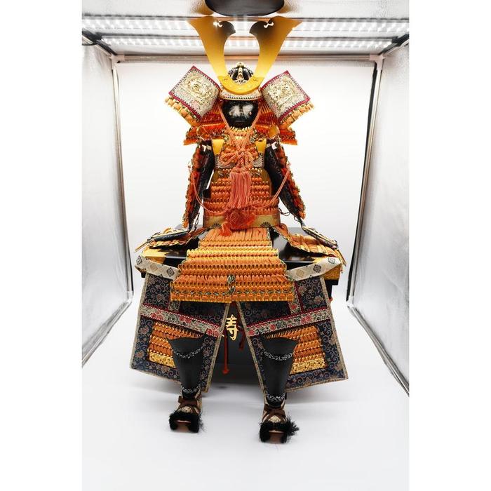VINTAGE - Japanese Samurai Armor Display – Kabuto Yoroi Set with Storage Box and Stand