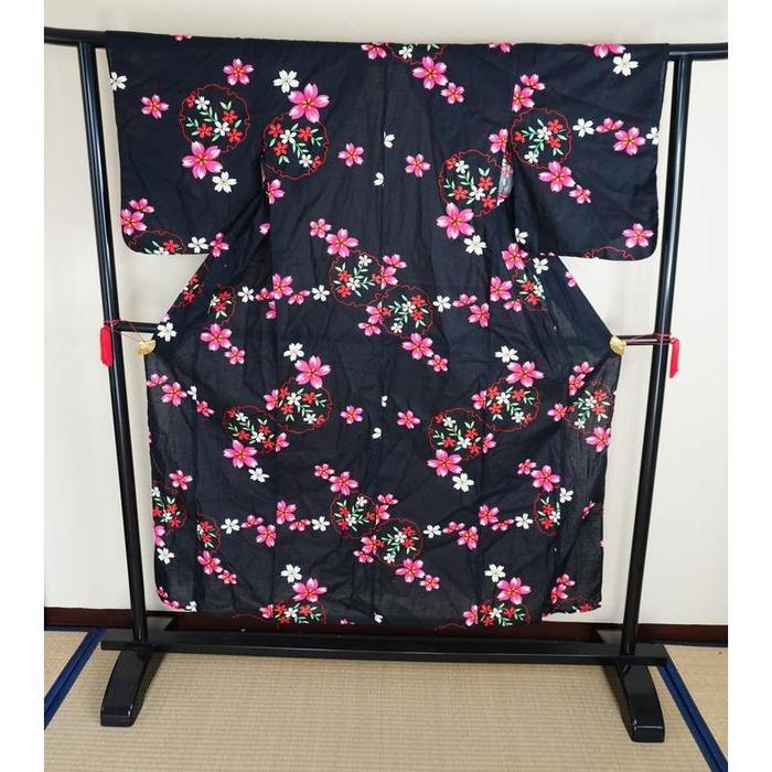 Vintage Japanese Yukata with Pink Floral Pattern, For Height 150–160 cm (maximum height for those who don't require an ohashori)