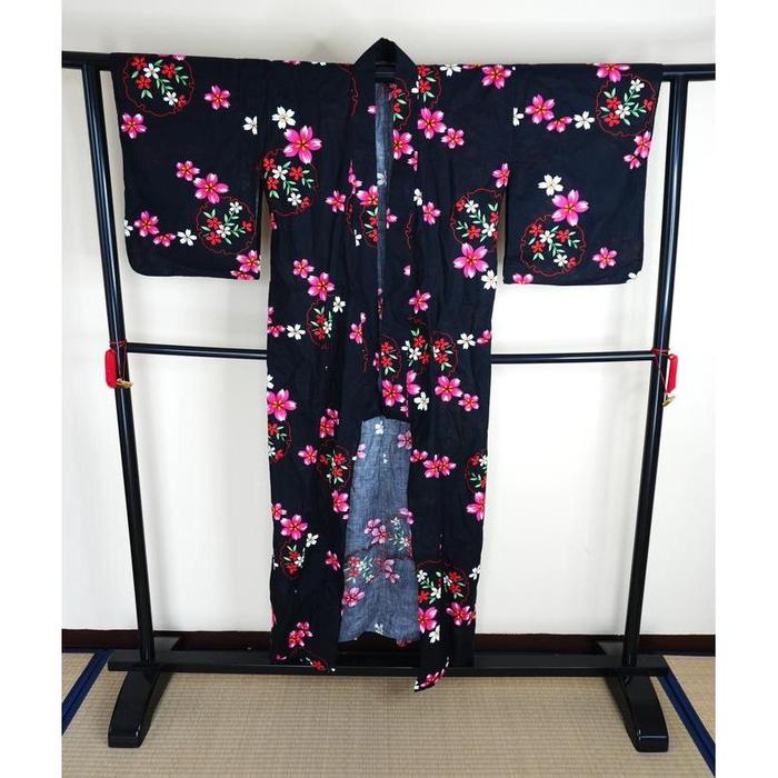 Vintage Japanese Yukata with Pink Floral Pattern, For Height 150–160 cm (maximum height for those who don't require an ohashori)
