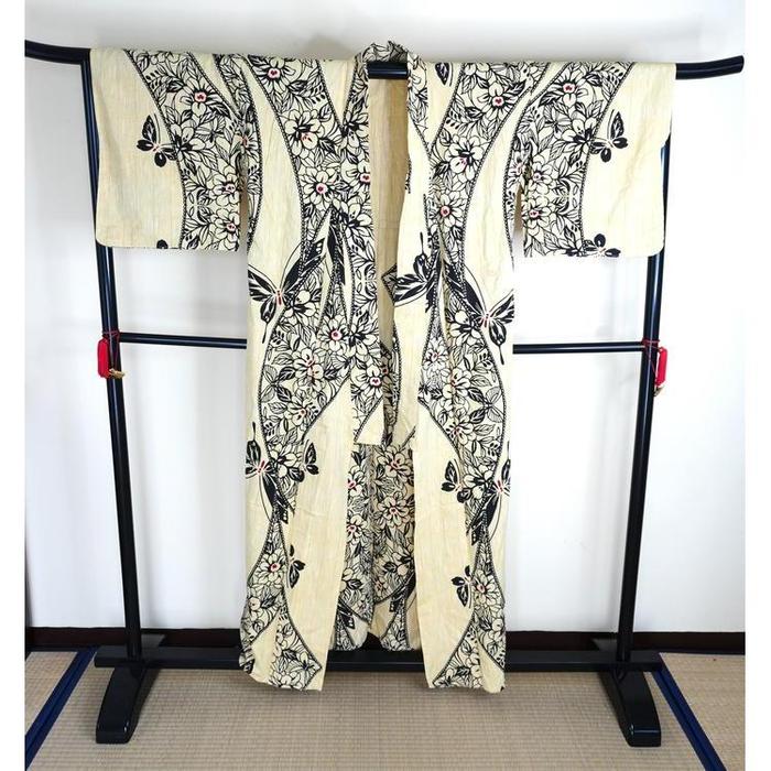 Vintage Cream Yukata with Butterfly & Floral Pattern, For Height 155–165 cm (maximum height for those who don't require an ohashori)