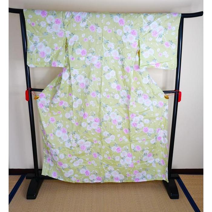 Vintage Green Yukata with Sakura Floral Pattern, For Height 161–171 cm (maximum height for those who don't require an ohashori)