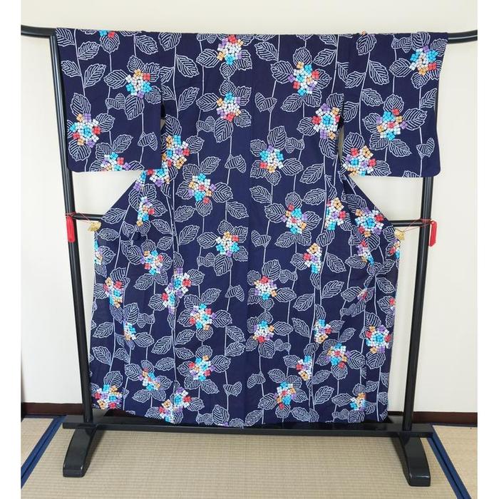 Vintage Navy Yukata with Hydrangea Pattern, For Height 158–168 cm (maximum height for those who don't require an ohashori)