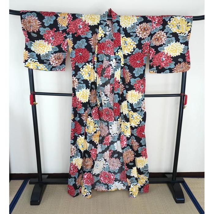 Vintage Black Yukata with Chrysanthemum Floral Pattern, For Height 161–171 cm (maximum height for those who don't require an ohashori)