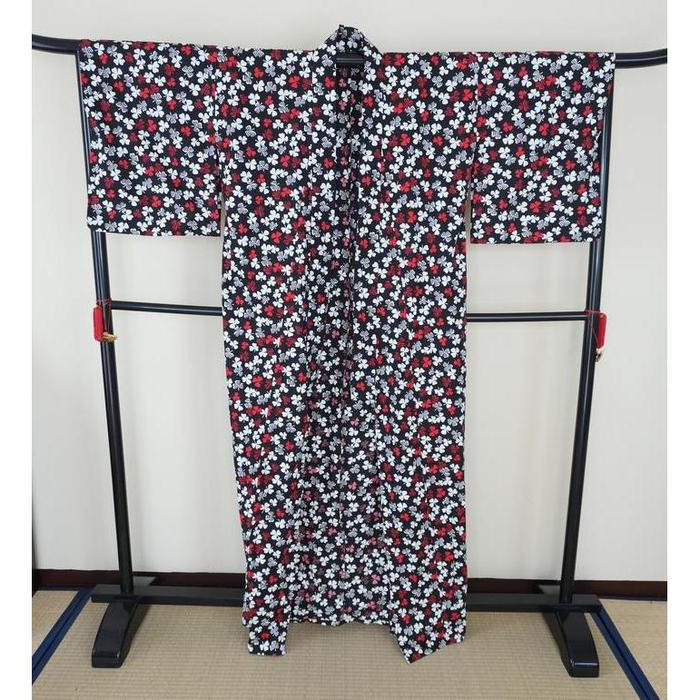 Vintage Navy Yukata with Clover Pattern, For Height 161–171 cm (maximum height for those who don't require an ohashori)