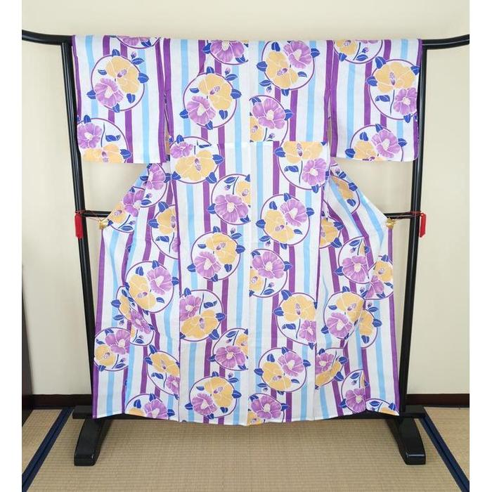 Vintage Striped Yukata with Camellia Pattern, For Height 161–171 cm (maximum height for those who don't require an ohashori)