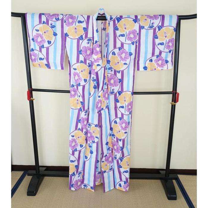 Vintage Striped Yukata with Camellia Pattern, For Height 161–171 cm (maximum height for those who don't require an ohashori)
